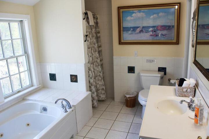 West Tisbury Inn