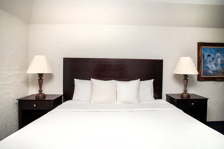Chateau Hotel and Conference Center