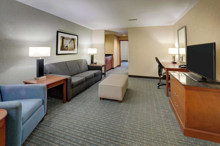 Room 16 of 74