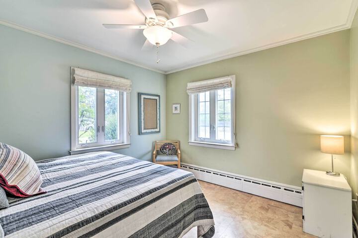 Bayfront Retreat w / Game Room + Outdoor Pool!
