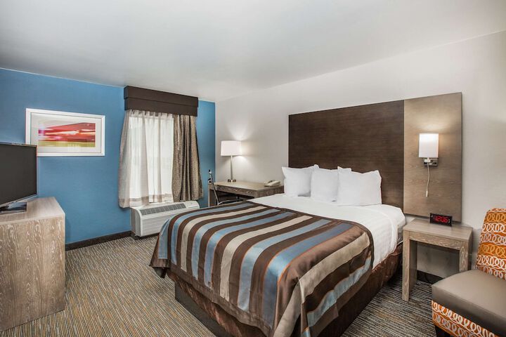 Room 32 of 60