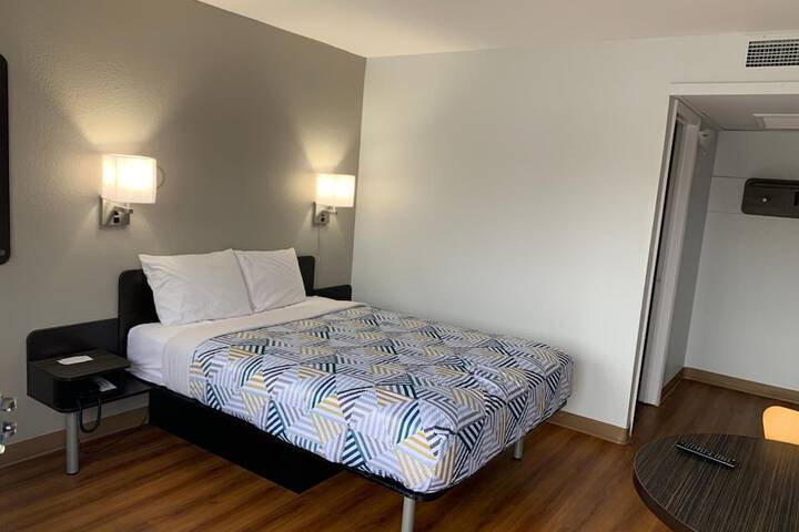 Room 19 of 32