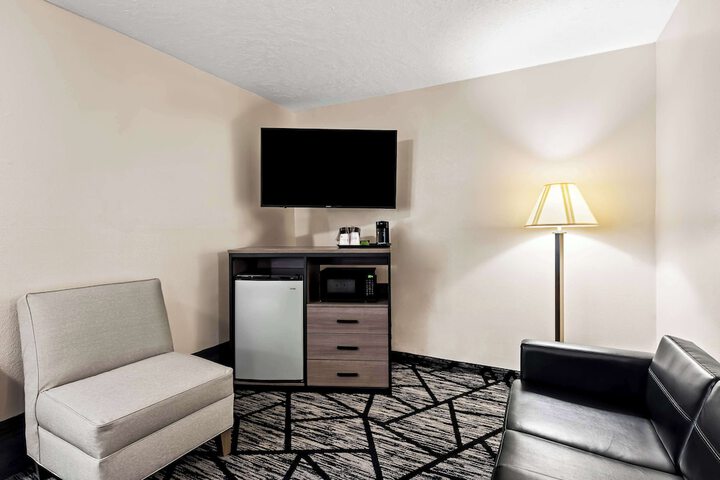 Room 28 of 41