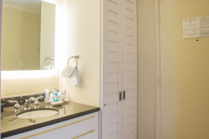 Room 46 of 123