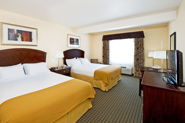 Holiday Inn Express & Suites Willcox by IHG