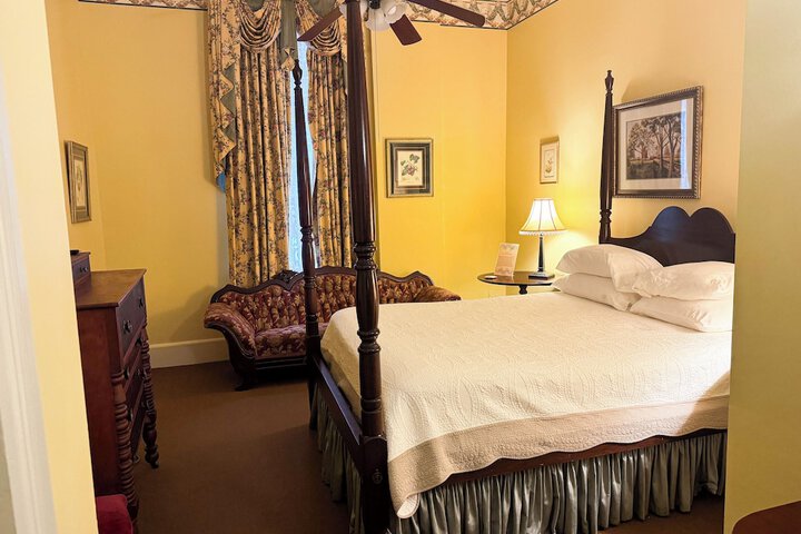 Room 105 of 142