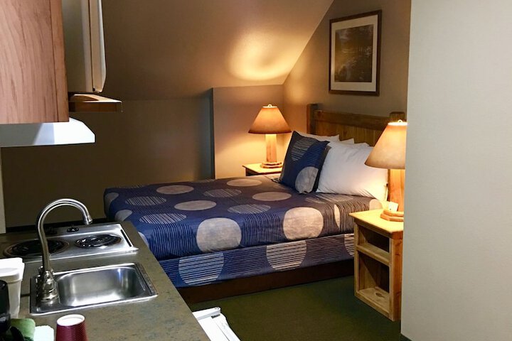Room 17 of 38