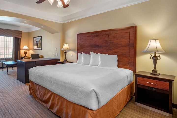 Room 33 of 39