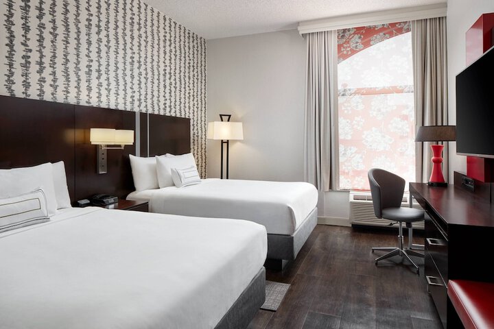 Room 21 of 32