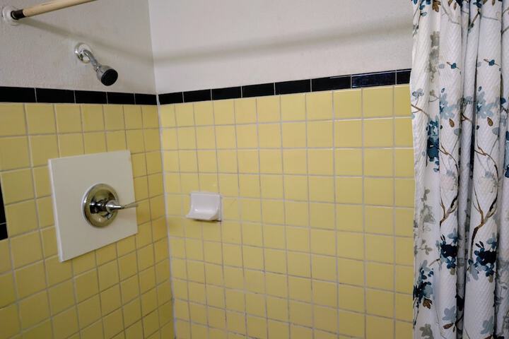 Room 15 of 33