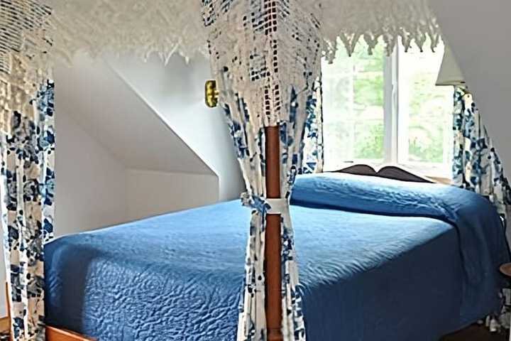 Room 13 of 27