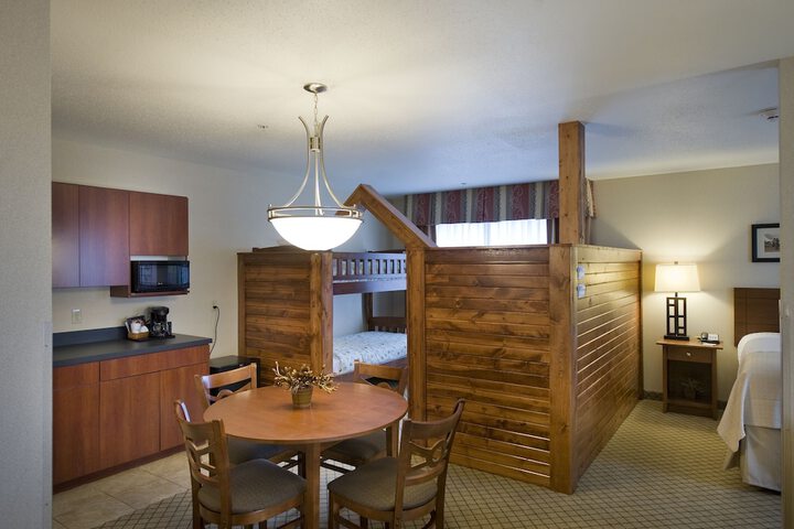 Room 16 of 28