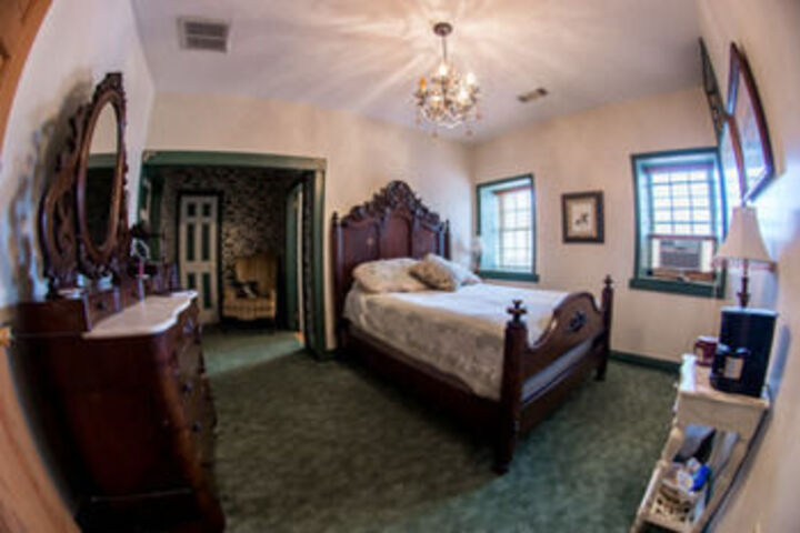 The Historic Fairfield Inn