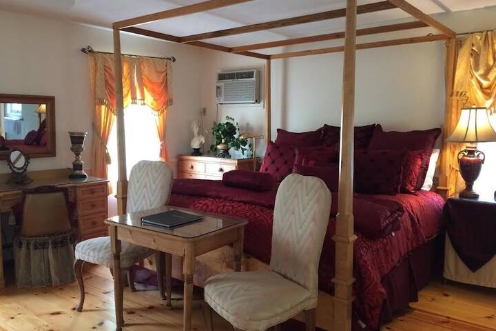 Room 30 of 47