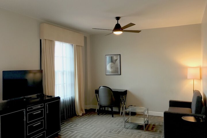 Room 51 of 66