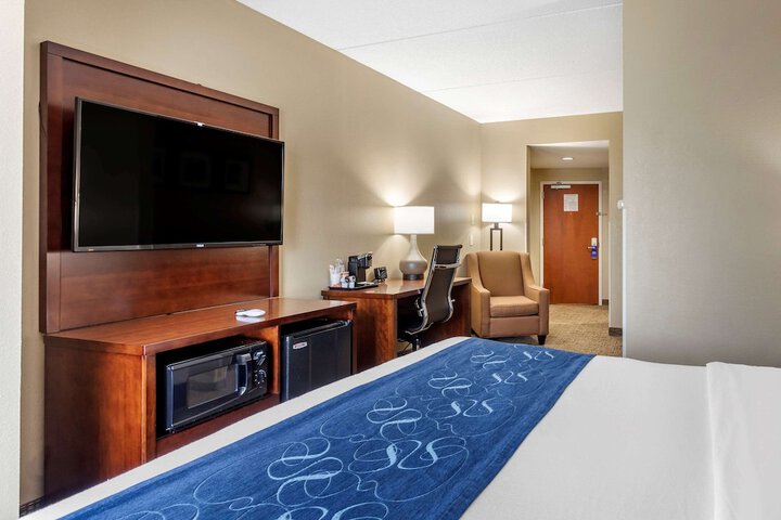 Comfort Suites Manchester near Arnold AFB