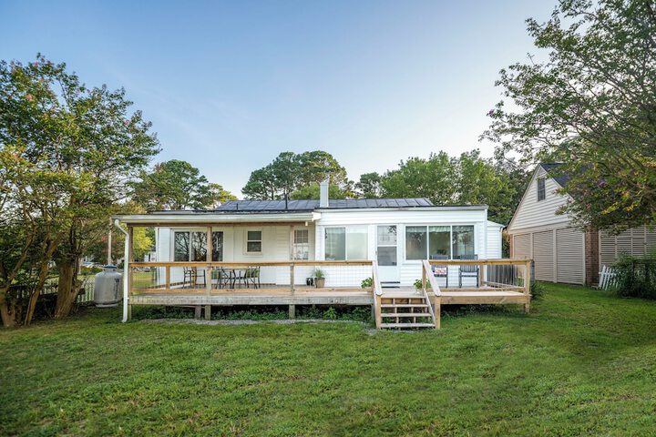 Waterfront Edenton Bay Cottage - Walk to Dtwn