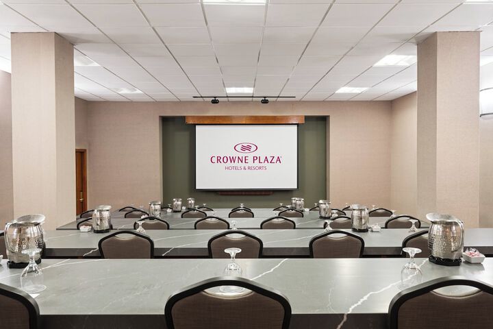 Crowne Plaza Phoenix - Chandler Golf Resort by IHG