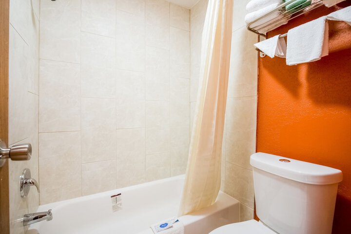 Room 32 of 39