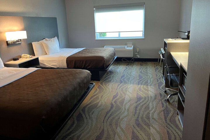 Room 12 of 25