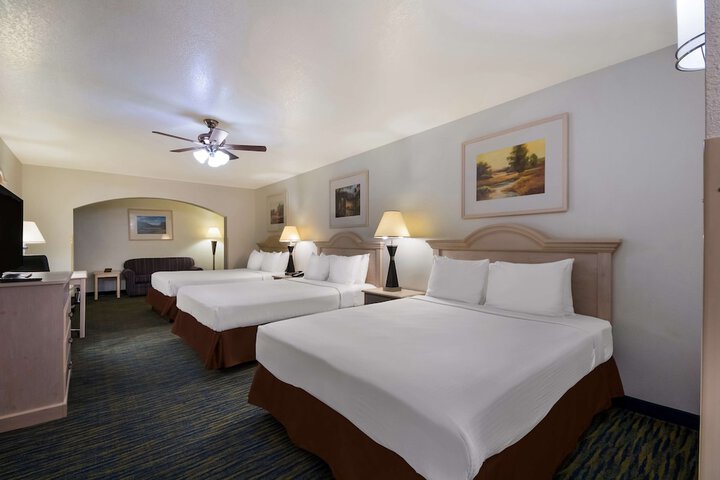 Room 20 of 38
