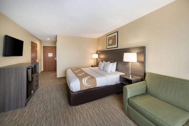 Room 16 of 32