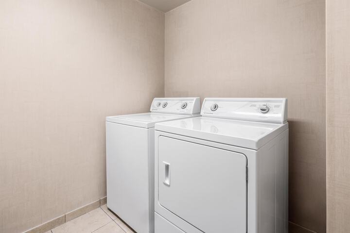Eastgate Hotel BW Signature Collection