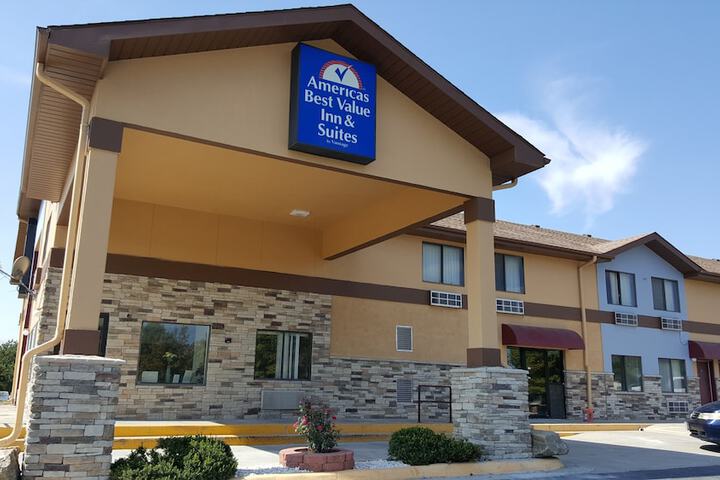 Americas Best Value Inn & Suites Harrisonville