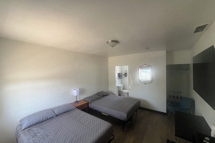 Macs Motel