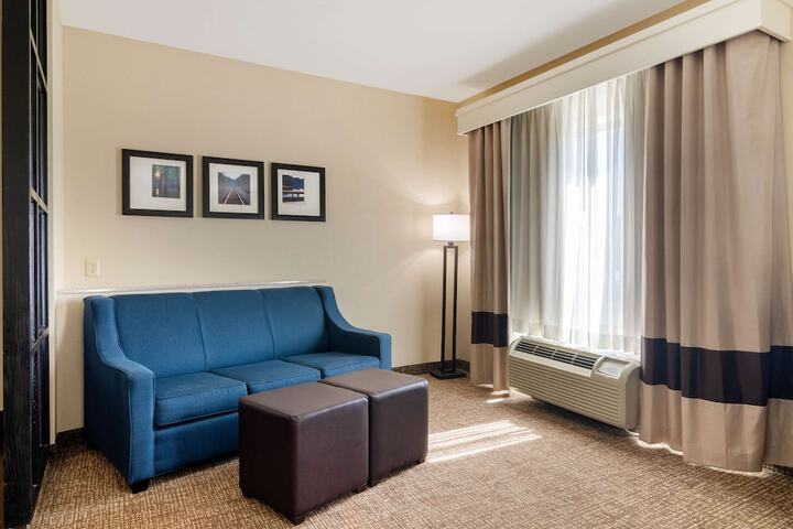 Room 10 of 43