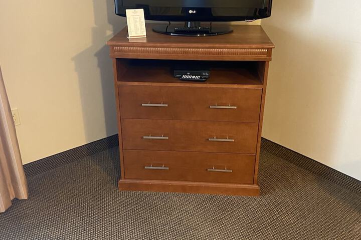 Room 27 of 61