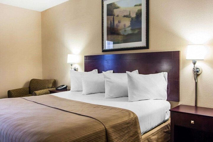 Quality Inn & Suites Peoria North
