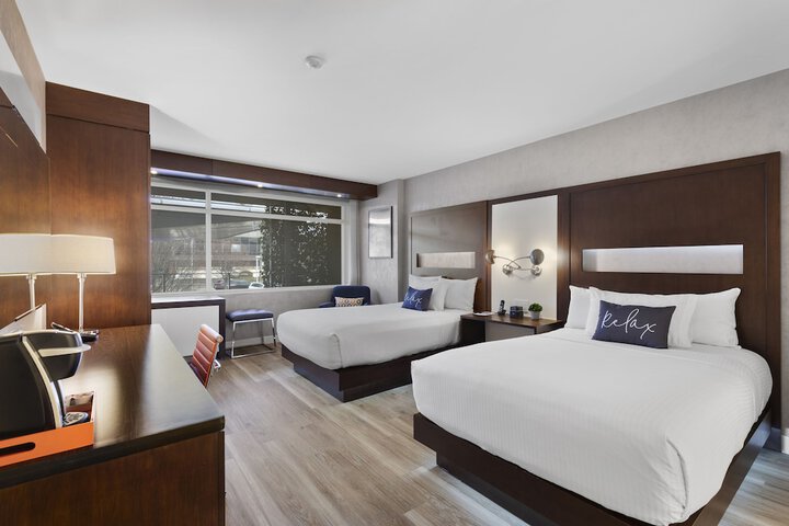 Room 10 of 43
