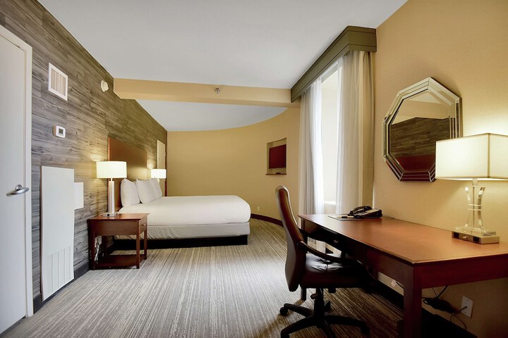 Room 39 of 61
