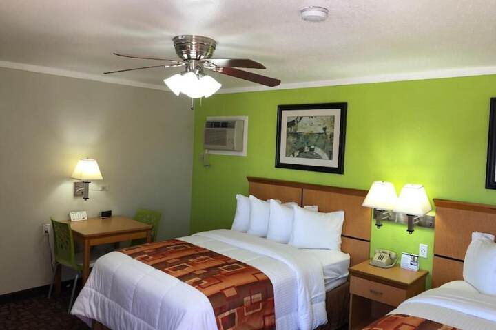 Room 33 of 46
