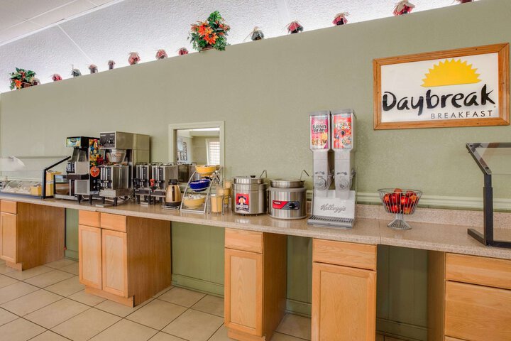 Breakfast/Coffee Service 36 of 40