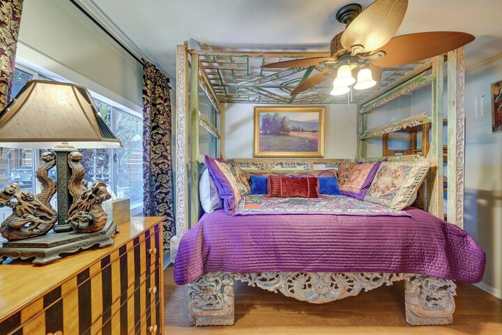 Bohemian Wonderland: Benicia Bungalow w / Pergola!