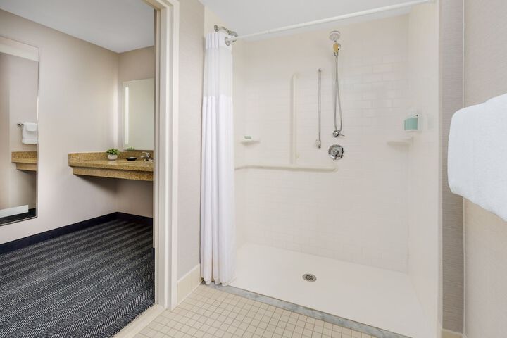 Room 30 of 47