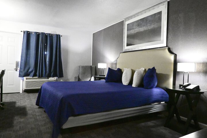 Room 30 of 87