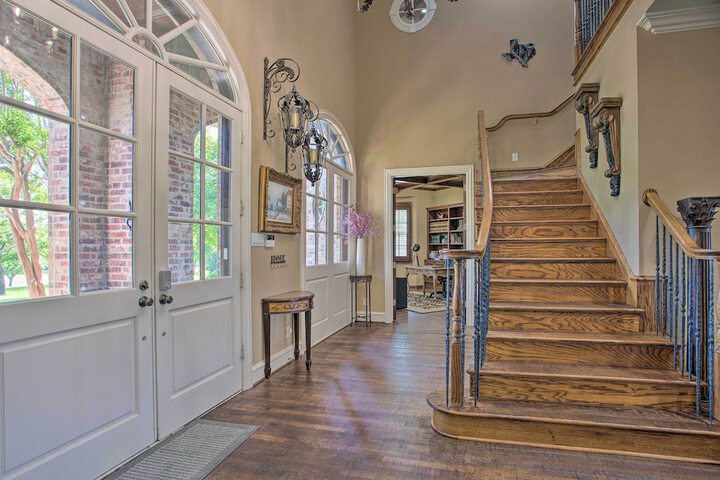 Families Welcome! Lavish Celina Home w / Game Room