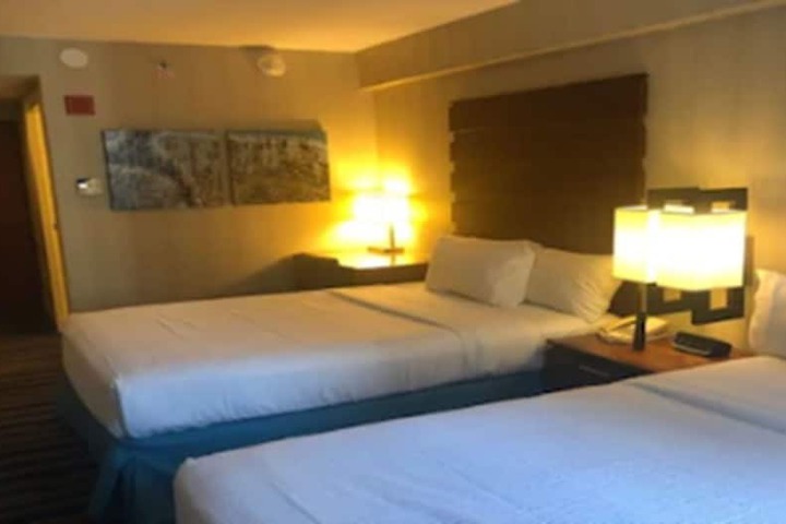 Room 4 of 12