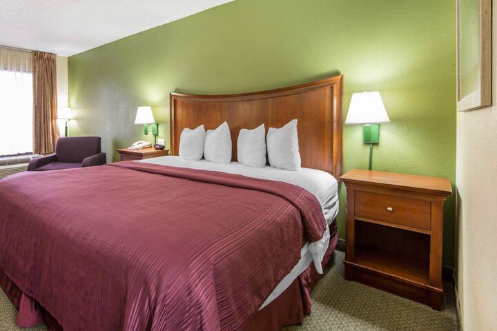 Room 14 of 30