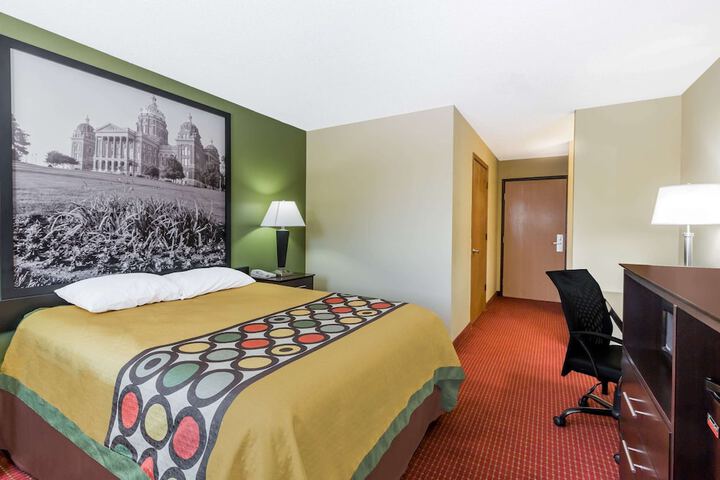 Room 13 of 17