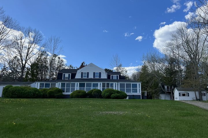 High Tide Inn