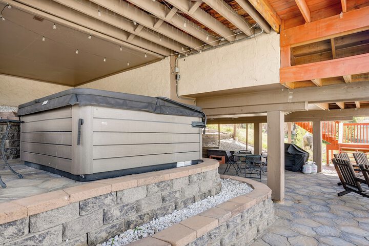 Hot Tub Relaxation: Luxe Summit Gem w / Mtn Views