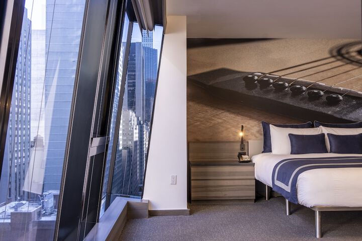 Room 38 of 59