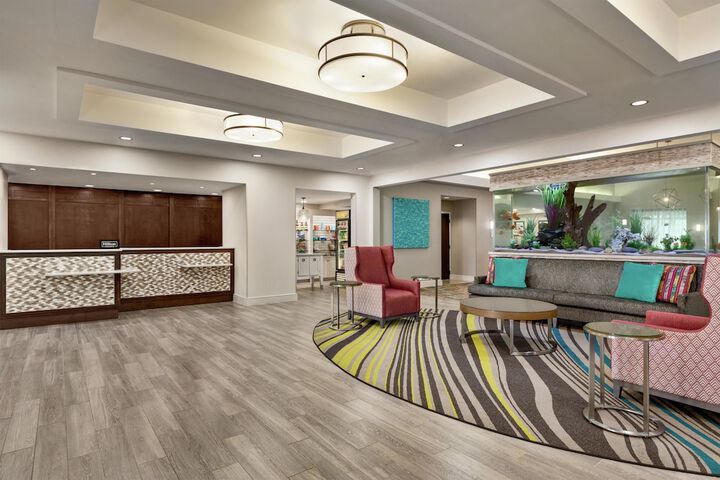Homewood Suites by Hilton Fort Myers Airport / FGCU