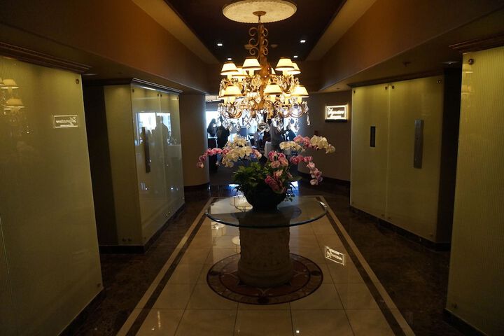 Ballroom/Hall 56 of 84