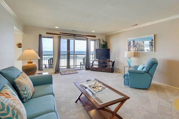 Lincoln City Vacation Rental w / Pool & Ocean Views
