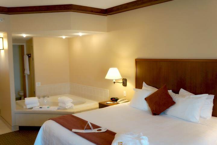 Best Western Plus Lamplighter Inn & Conference Centre